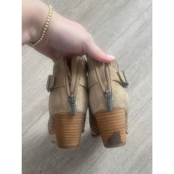 Vince Camuto Suede Ankle Bootie Size 7.5‎ - Picture 4 of 5